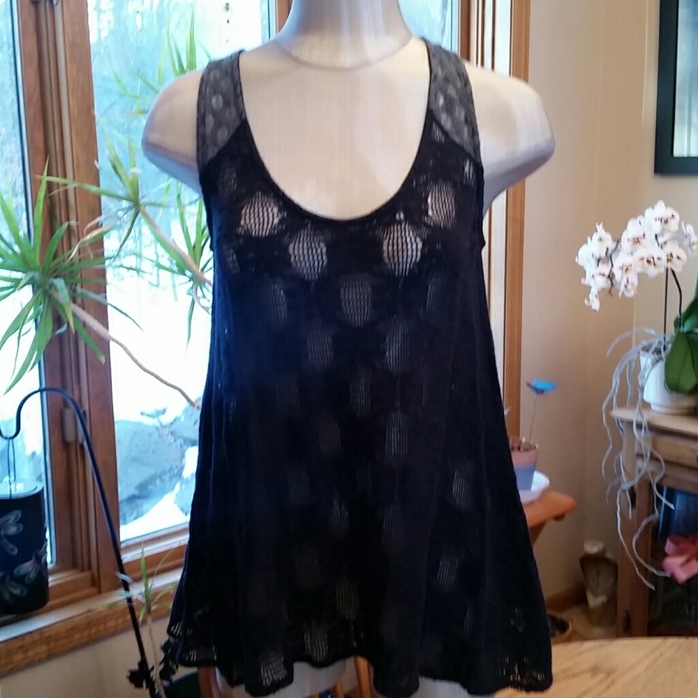 Deletta lace sleeveless top